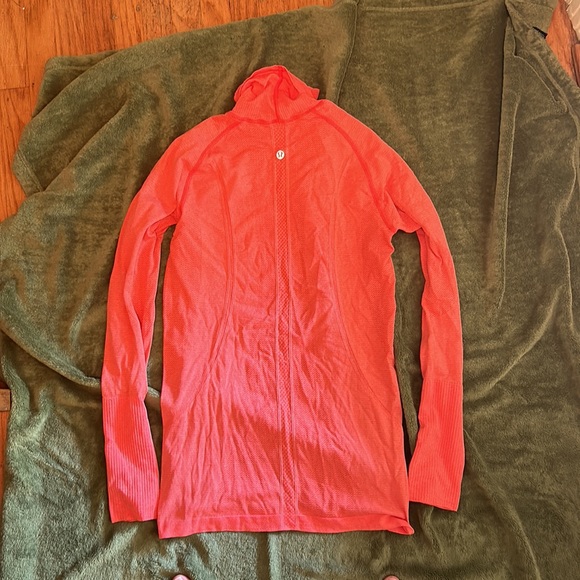 Lululemon turtle neck swiftly - Picture 4 of 5